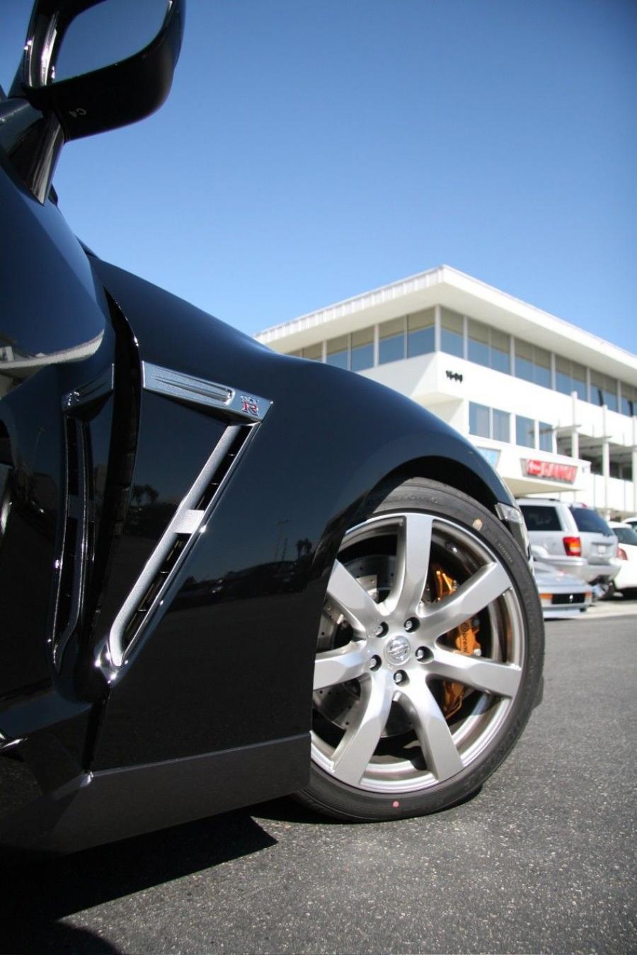  Nissan GT-R 2008 года  (фото 35 из 71)